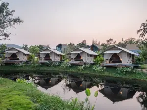 The Tree Riverside Kaeng Krachan