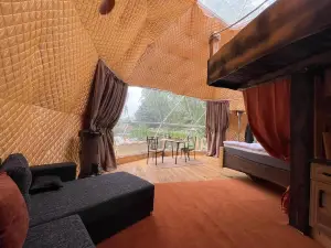 Glamping Jedlova - Romantic and Family Getaway