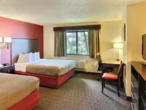 Blossom Hotel & Suites Traverse City
