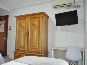 Hostal Ramón y Cajal