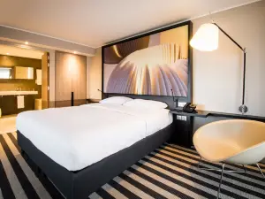 Simon Hotel