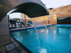 Iridium 70 Hotel