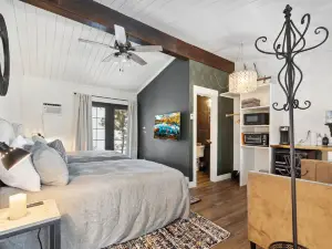 ฟ์เนคลิฟฟ์ ลอจ