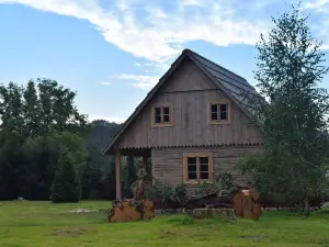 Countryside cottage in Belczna with roofed terrace