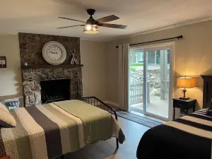 4-bedroom lakefront house with private dock