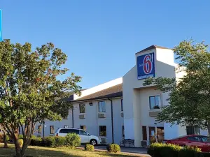 Motel 6 Elk City, OK