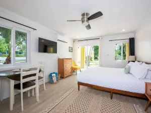 Laughing Bird Suites