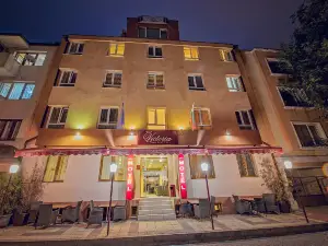 Victoria Hotel