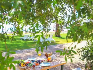 Dolunay Suit & Beach
