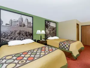 Super 8 by Wyndham Grinnell IA