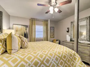 Bright n Breezy Waterfront Lake Granbury Getaway!