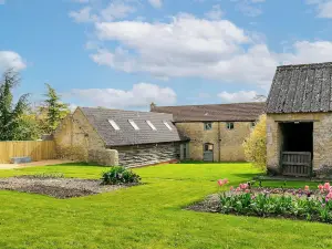 Stunning Barn Conversion - Rural Setting