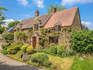 Tom Callows Gorgeous Cottage Oxfordshire