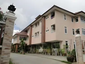 กลางเมือง ริเวอร์โฮม