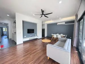 RTS - U3 Roxy Townhouse Sematan