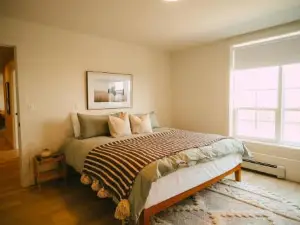 Chic Cozy Retreat - 2BR - Stunning North End Views