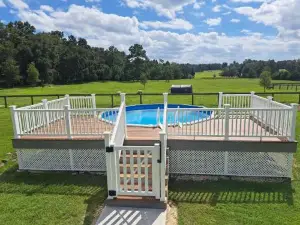 Little Ridge Ranch-East House Quiet Country Getaway-Pet Friendly!
