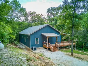 Secluded Cabin Getaway in the Woods!