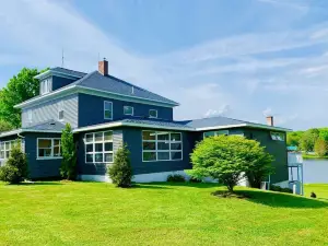 Lake Front Lodge, Sleeps 20, Swim Deck, Fishing, Private Beach Near Elk Mountain