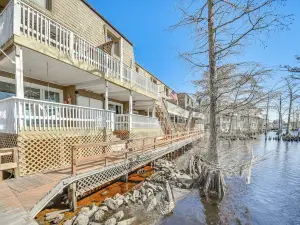 Boat & Fish: Waterfront Gem on Pasquotank River!