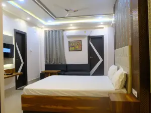 수르야 플라자