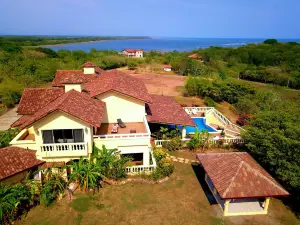 El Regalo Resort