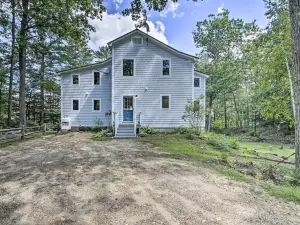 Lakefront Family Retreat: Skiing & Mountain Biking