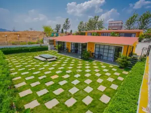 Arc Resort Shirwal