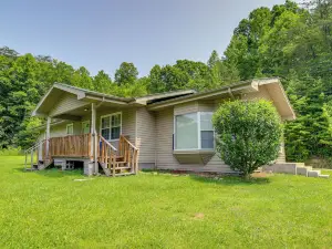 Huntsville Vacation Rental with Fire Pit