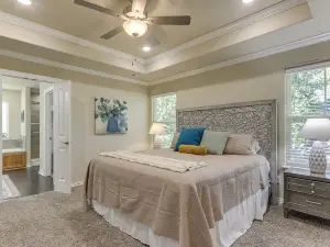 Family Lake Retreat | Walk to Table Rock