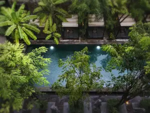 Larimar Hotel & Resort