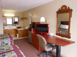 McClellan Inn