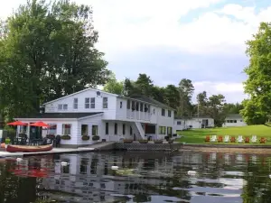 Scotsman Point Resort