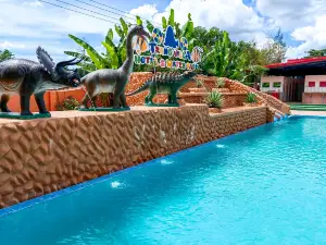 Trang Oasis Waterpark Hotel