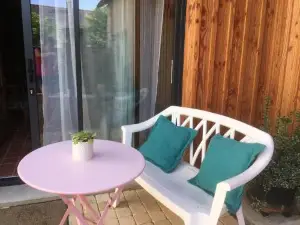 Aupres du Chateau 2