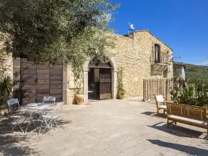 Masseria Fortificata Lo Zafferaneto