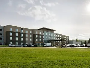 Pomeroy Inn & Suites Prince George