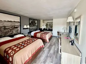 Super 8 by Wyndham Athens TX