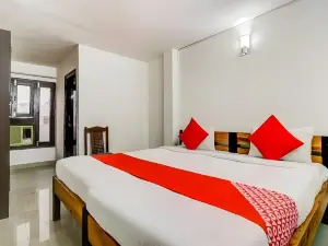 OYO White Palace Hotel and Restaurant