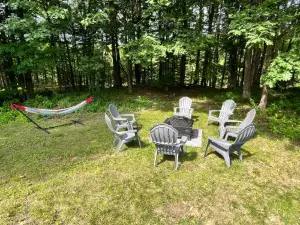 Ski Chalet w-Hot Tub, Only 3 Min to Sunday River Ski Lifts!