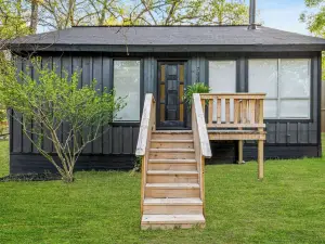 Charming Lakehouse - Near Lake - Cabin Feel - Frankston, TX