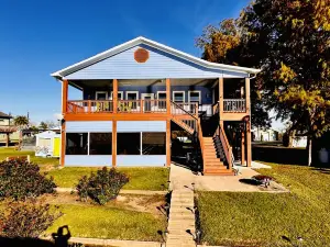 River front Colorado River house perfect for fishing & boating in Matagorda, TX