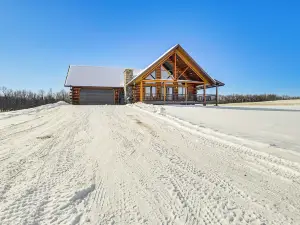 Log Home with Deck and Sunset Views 19 Mi to Oconto!