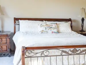 Limestone Lodge a Luxury Retreat on Fishing Creek, Near Penn State & Bucknell