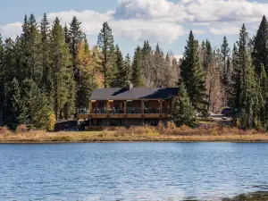 Schott’s Lake Conference & Resort