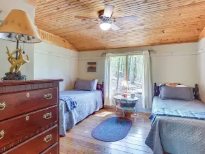 Cozy Indiana Cabin Rental w/ Private Porch & Grill