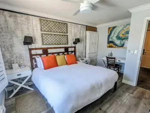 Capitola Hotel