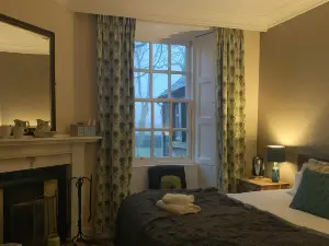 The Hopetoun Arms Hotel
