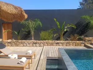 Hôtel les Suites du Maquis