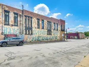 Loft-Style Apt in Dtwn Monett Pets Welcome!